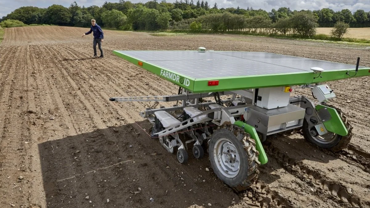 Den danskudviklede og producerede Farmdroid markrobot har i den grad fået vind i sejlene og er klar til at erobre verdensmarkedet.