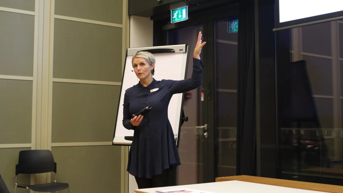 - Vi vil gerne hjælpe kunderne med at blive mere bæredygtige, så de kan leve op til de stigende krav fra banker om omverdenen, siger Marlene Sparre Ibsen, der er vicedirektør i VKST.