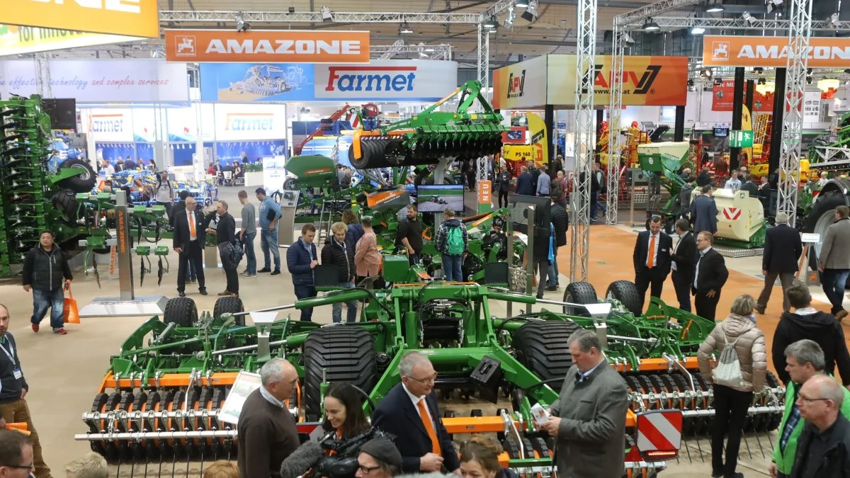 Effektivt Landbrug arrangerer busture som vanligt til Agritechnica-messen, som på grund af coronaen er rykket fra november frem til den 27. februar til 5. marts næste år. Billedet er fra den seneste messe i 2019, hvor dagbladet i samarbejde med maskinforretninger havde 2.500 danskere med på tur til Hannover. Foto: Erik Hansen 