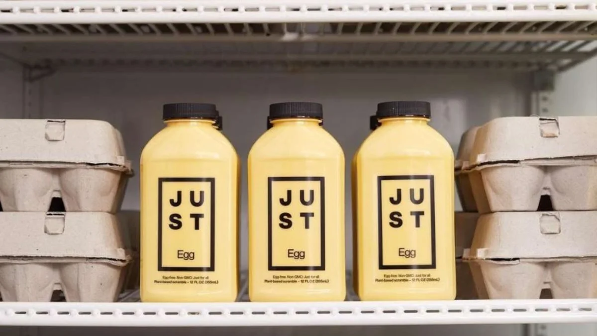 Sådan her kan kølediskene snart komme til at se ud i Europa, efter at ESFA har godkendt den vigtige mungbønne-ingrediens i Eat Justs Just Egg-produkter. Foto: Eat Just