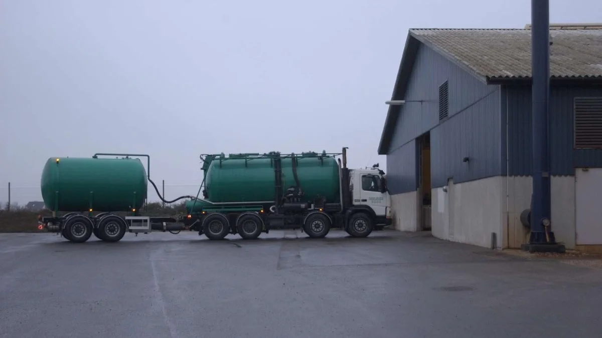 Afhentningslogistikken bliver nemmere at planlægge, når der er de rigtige størrelser på afhentningstankene, og der kan produceres mere gas til naturgasnettet for hvert læs gylle, der køres ind på anlægget. 