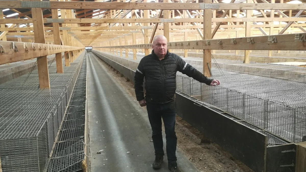 - Jeg vælger helt at sætte min lid til Kopenhagen Fur og vores engagerede landsformand, der kører sagen, så vi får en retfærdig afslutning på denne meget mærkelige og uholdbare situation, understreger minkavler Niels Danielsen.