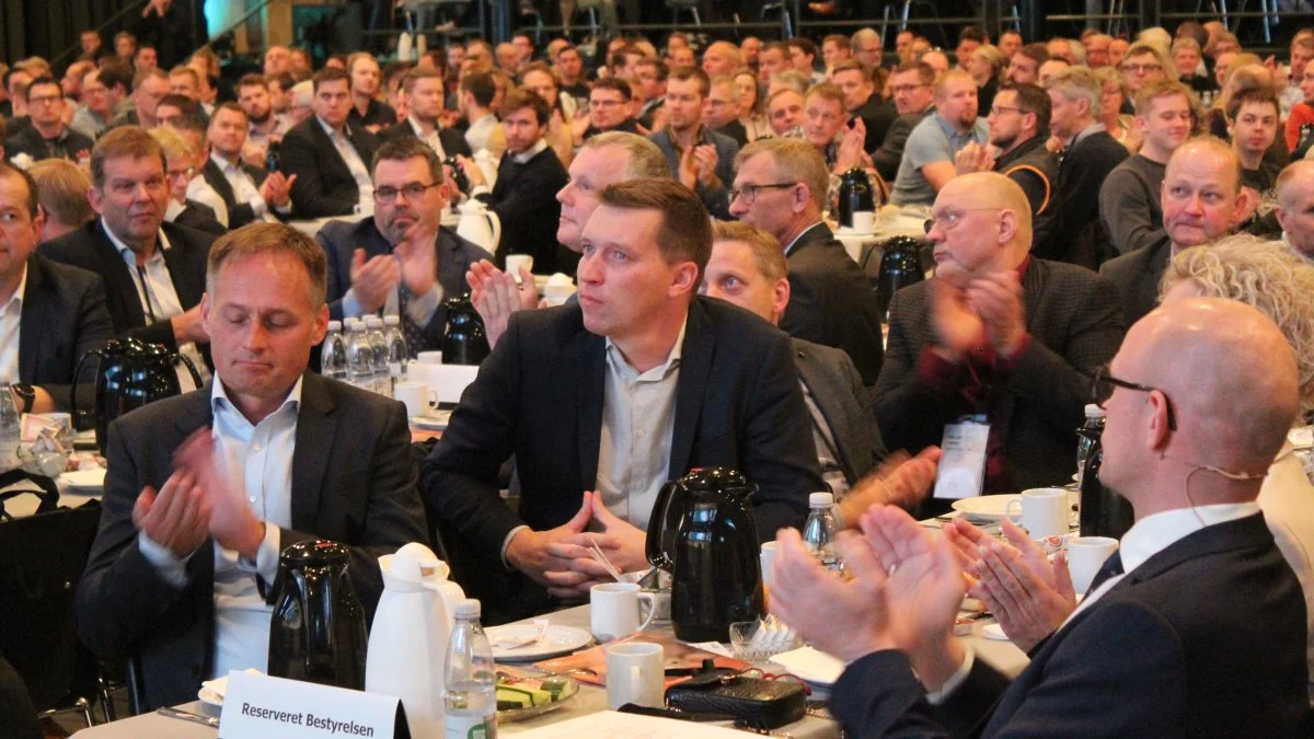 Formanden for Landbrug & Fødevarer, Søren Søndergaard (i midten), var blandt tilhørerne til årsmødet i Landbrug & Fødevarer Gris. 