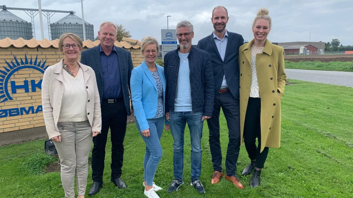 Med købet af virksomheden Dangro Nordic forventer Hornsyld Købmandsgaard at få en styrket position på hestefoder og andre produkter til fritidssegmentet. Fra venstre Marianne Jepsen, Henrik Hedegaard, Susanne og Per Nørgaard, Henrik Holm og Jeanet Schelde.