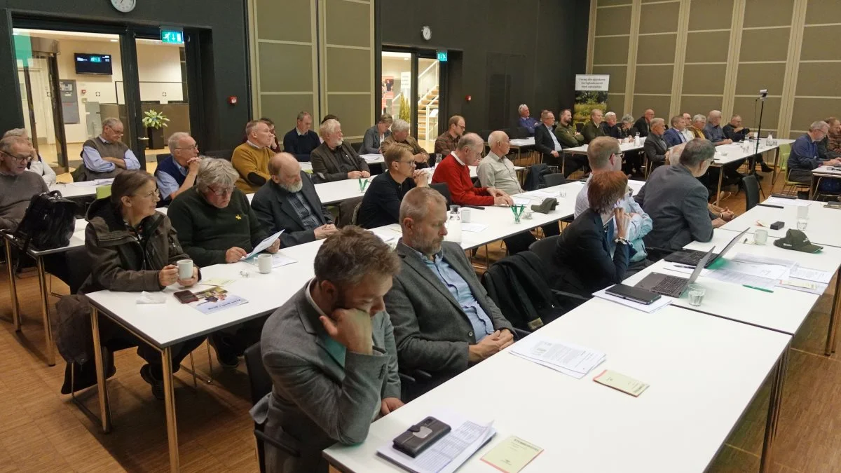 Skovdyrkerne Øerne har gennem det seneste år mistet 43 medlemmer, hvilket svarer til en tilbagegang på næsten fem procent. Billedet er fra årets generalforsamling i Sorø med omkring 50 fremmødte medlemmer.