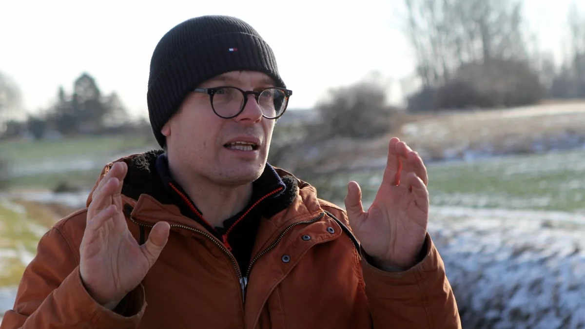 Chefjurist i Bæreydygtigt Landbrug Nikolaj Schulz kan kun klare minksagen i doser. Han bliver nemlig oprigtigt vred, når han beskæftiger sig med den, skriver han. Foto: Lasse Ege Pedersen 