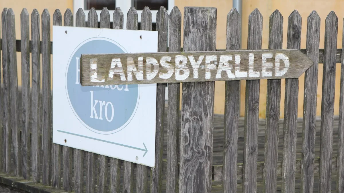 Her vises vej til landsbyfælleden i Halkær, som består af otte hektar, hvor der er køkkenhave på de to hektar.