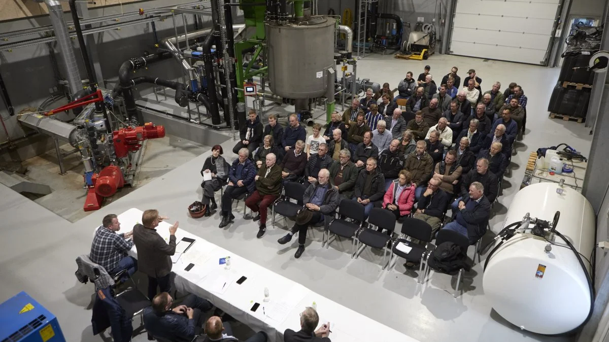 Flemløse Biogas, der indehaves af landmændene Jørgen Stougaard, Kurt Poulsen og Kristian Stenskrog, dannede i sidste uge rammen om et vælgermøde, hvor der blev sat fokus på landbrugets fremtid, og hvor der naturligt nok også kom klima og energi på dagsordenen. Foto: Erik Hansen