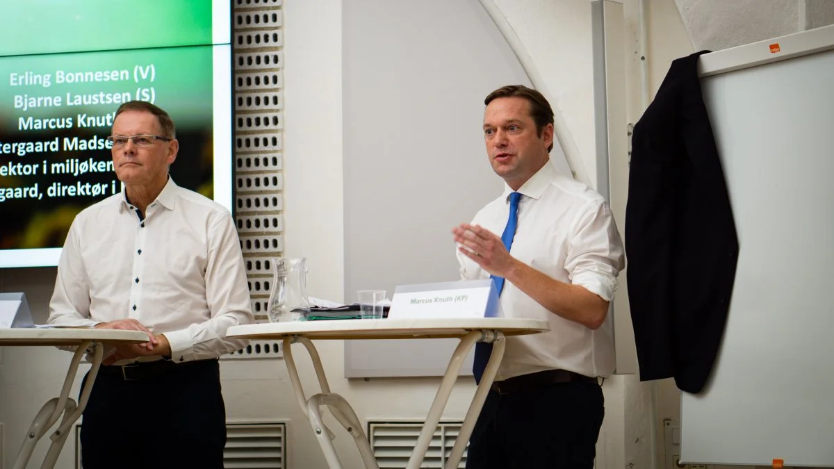 Venstres landbrugsordfører, Erling Bonnesen (t.v.), var aktiv i debatten om, hvordan man sikrer en reduktion af forbruget af pesticider i Danmark. 