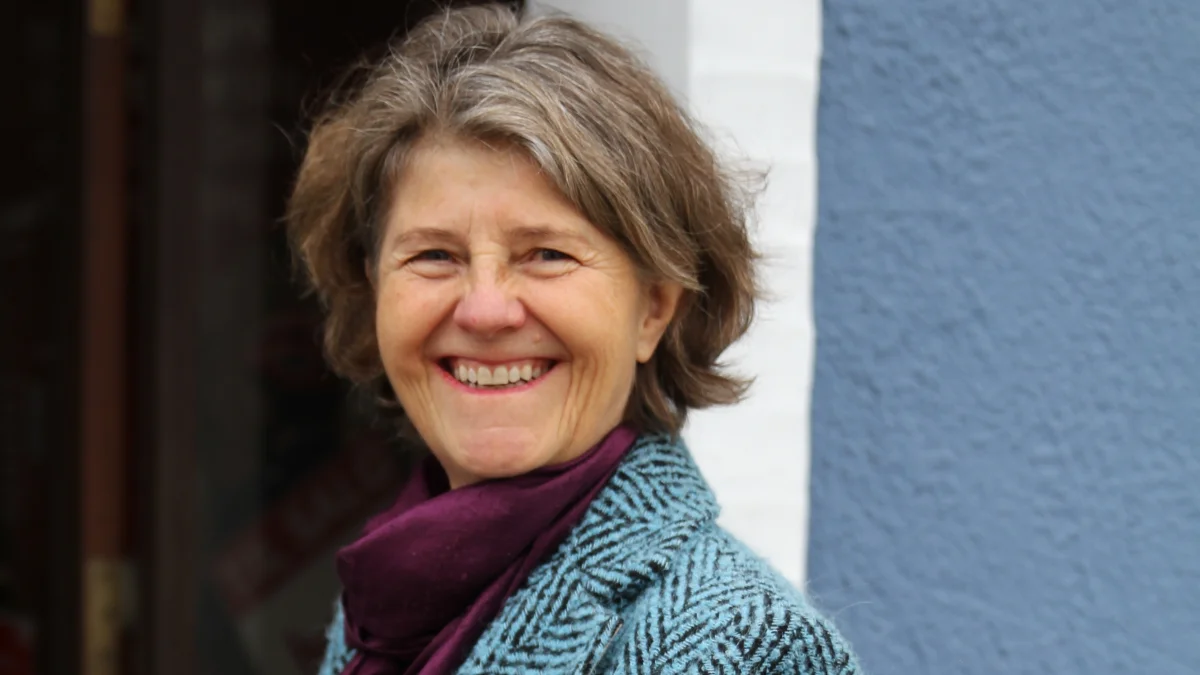 Borgmesterkandidat i Nordfyn kommune, Helle Waagner, glæder sig over initiativet og kalder det et væsentligt bidrag til at kunne fastholde liv på landet.

