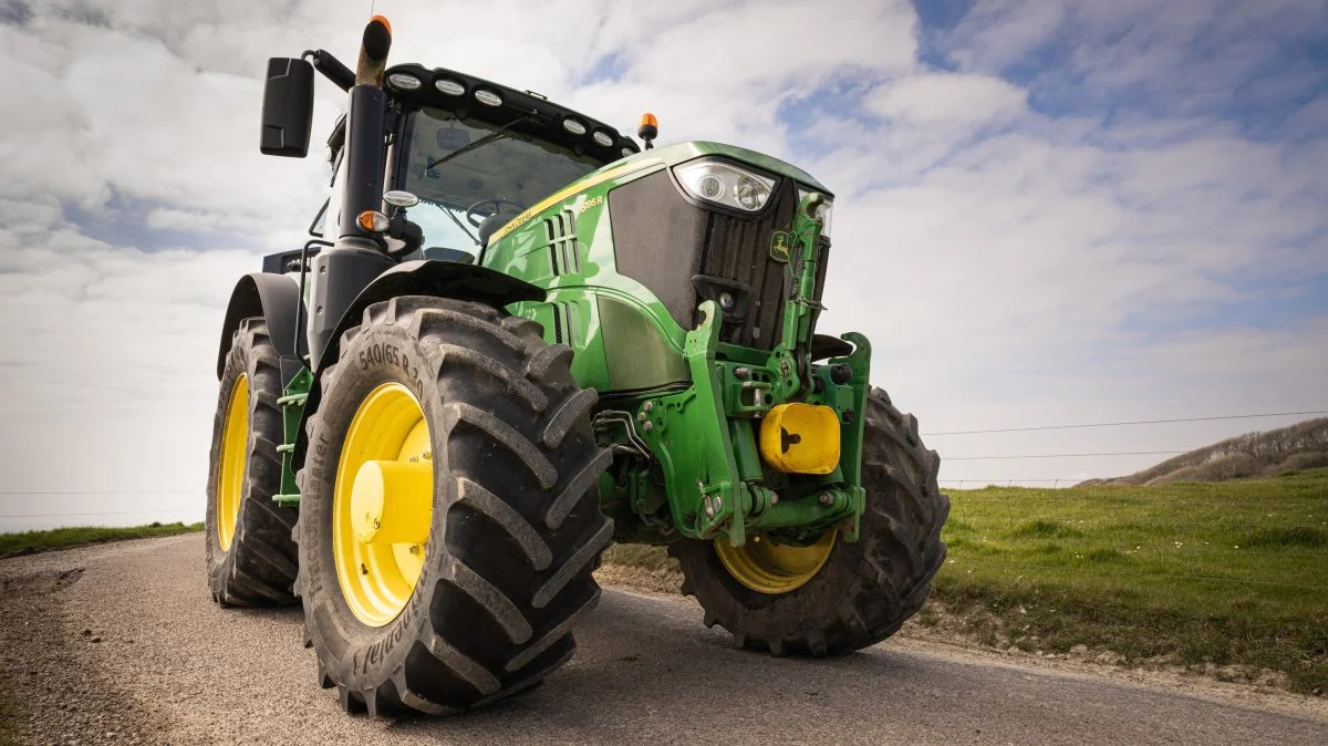 Fra november måned i år er det muligt at få Continental TractorMaster-dæk og VF-TractorMaster-dæk på sin nye Mannheim-traktor fra John Deere. Det drejer sig om traktorserierne 6M og den nye 6R. Pressefoto
