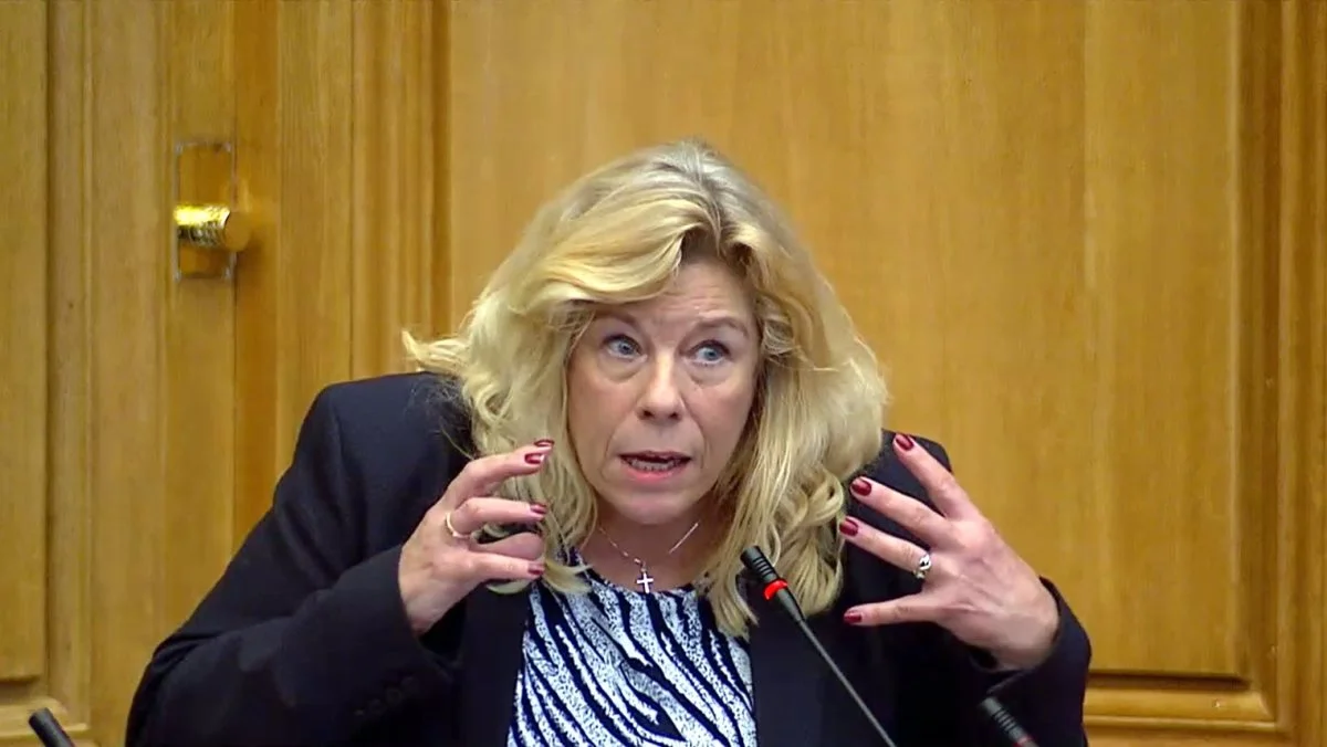 Bølgerne gik især højt mellem Dansk Folkepartis Lise Bech og fødevareminister Rasmus Prehn (S) under torsdagens debat. Foto: Ft.dk