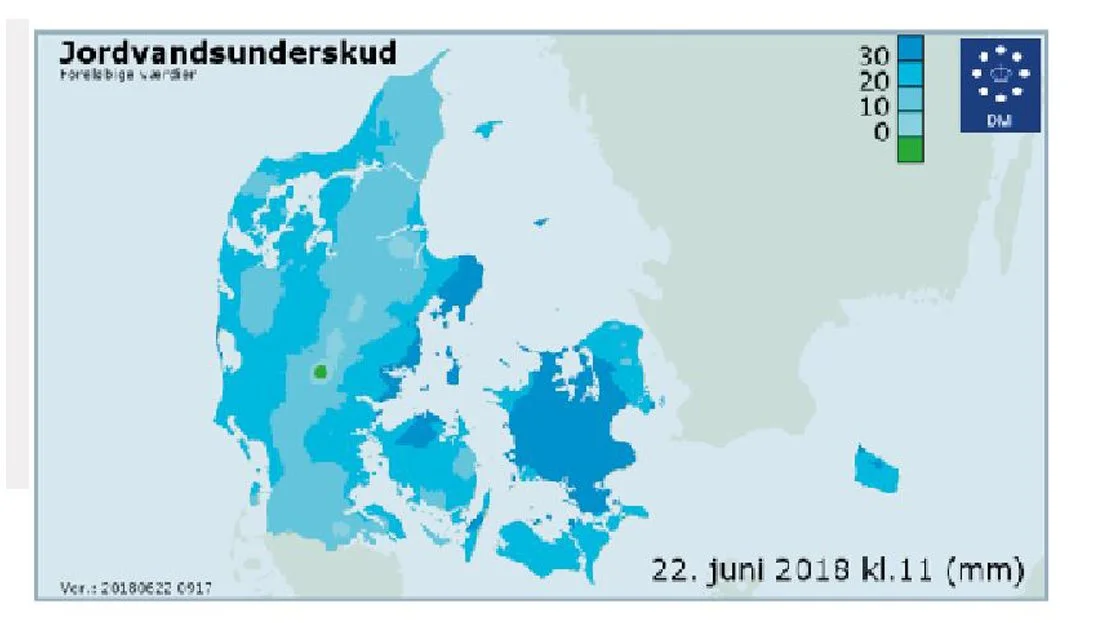 En måned uden regn
Som stort set alle andre steder i landet har det regnet meget lidt på egnen siden maj.
- 12. maj fik vi 3 mm. Cirka 15. juni regnede det skiftevis 2, 5, 3, 8-10 mm i skiftende byger. Vi har fået meget mindre vand end normalt, fortæller markmand Martin Staal.
