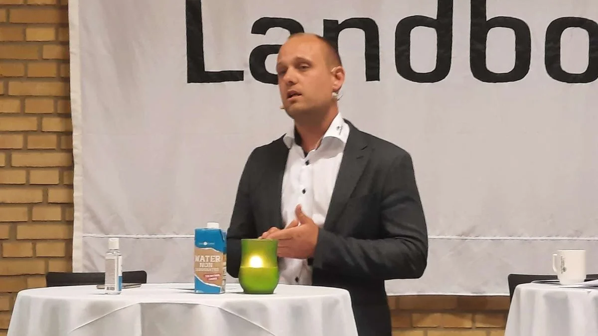 Generalforsamlingen i LandboSyd kunne afholdes fysisk – som vanligt på Gråsten Landbrugsskole. Her var der kampvalg til formandsposten, hvor Henrik Jessen, (billedet), vandt over den hidtidige formand Mogens Dall. Foto: John Ankersen

