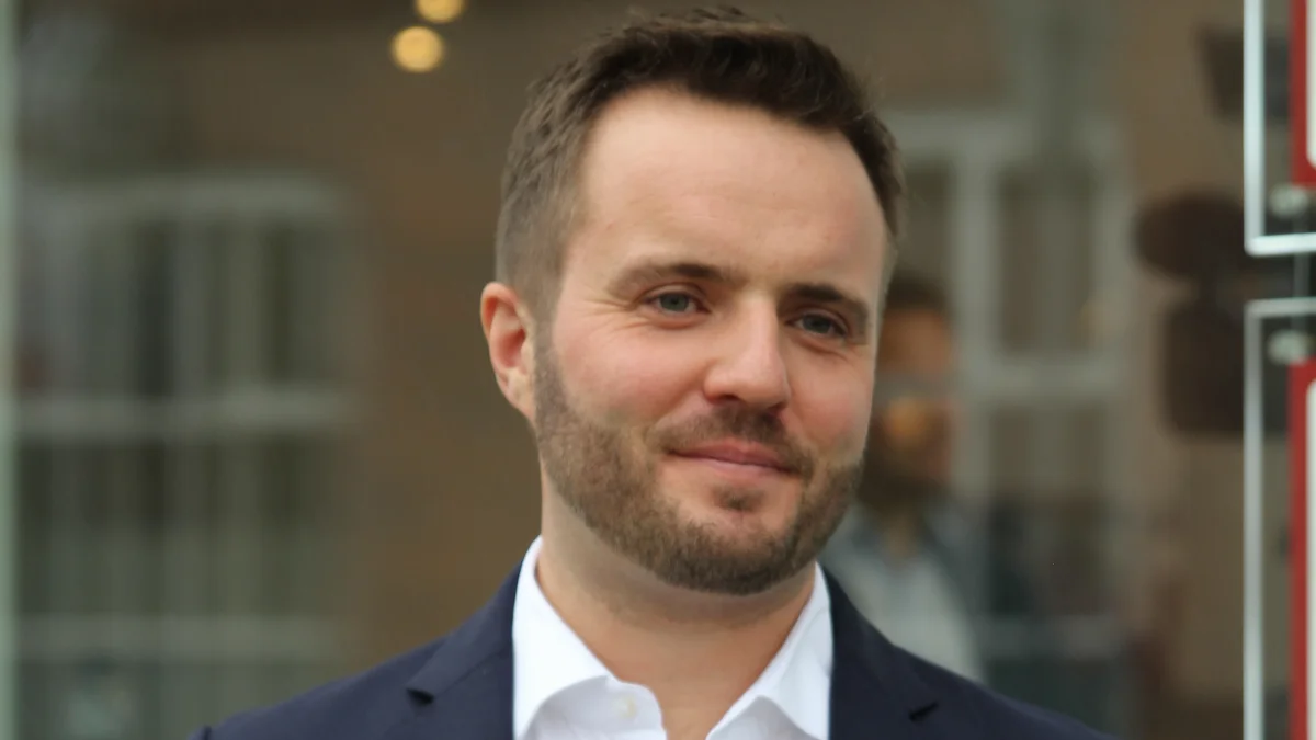 »Der kan desuden blive behov for ny lovgivning, der kan hjemle de foreslåede løsninger«, stod der at læse i erhvervsminister Simon Kollerups håndakt op til det afgørende møde den 3. november, hvor det blev besluttet at aflive alle mink. Arkivfoto 