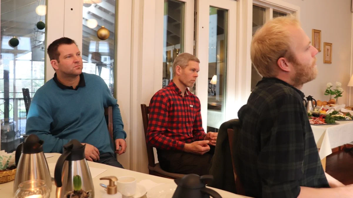 DLF - der er verdens største frøfirma - er i øjeblikket i gang med at afvikle sine årlige avlermøder landet over. Her fra det mindste avlermøde i Stege på Møn for knap 30 frøavlere. Fotos: Jørgen P. Jensen
