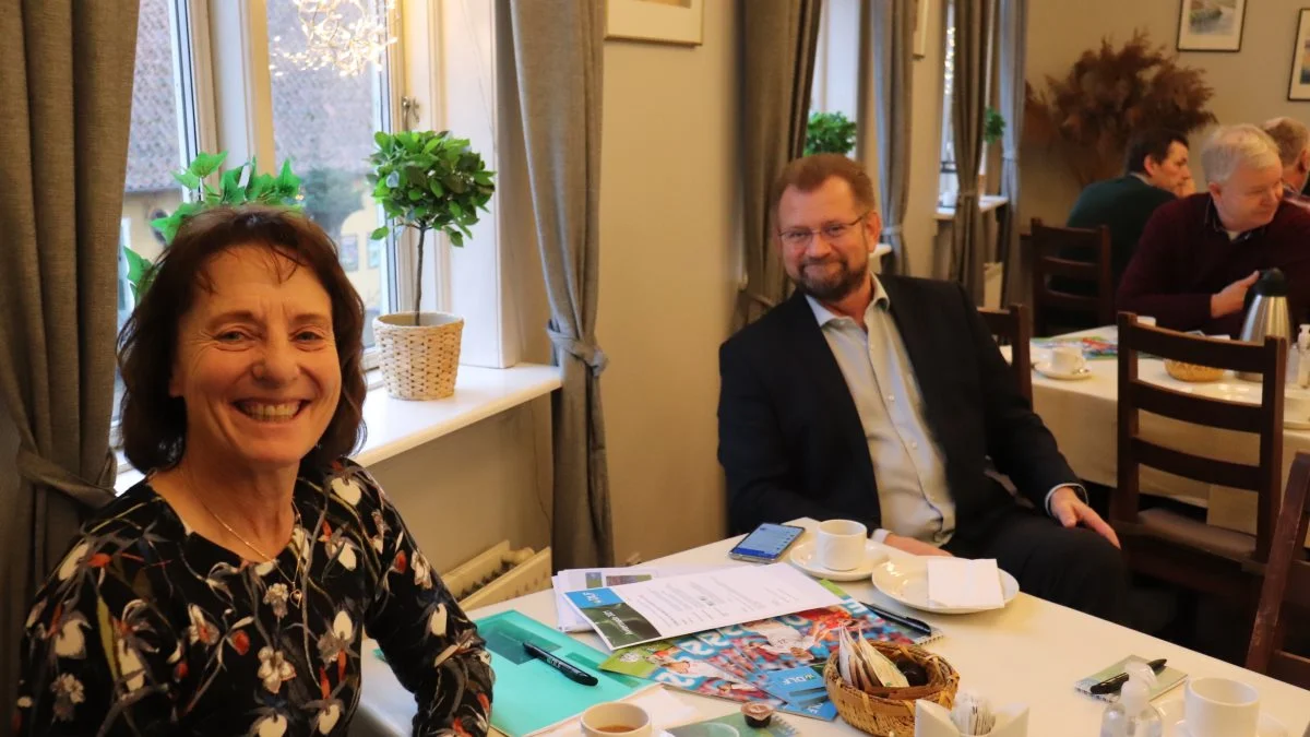 Avlschef Birthe Kjærsgaard og avlsdirektør Jørn Lund Kristensen fra DLF.