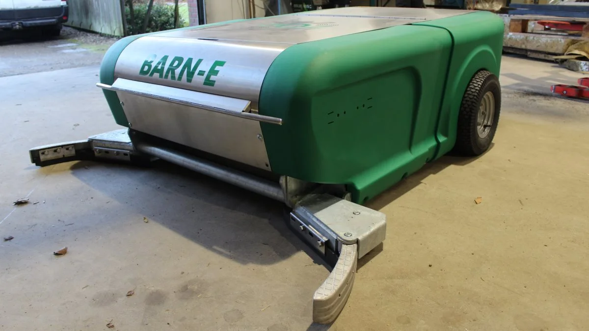 Den nye Barn-E robot-gylleopsamler til kvægstalde fra hollandske JOZ, er en nyhed fra Farm Montage, der præsenteres i år. Modellen findes i denne store model med 183 cm bredde samt en mindre model med 135 cm bredde. Foto: John Ankersen