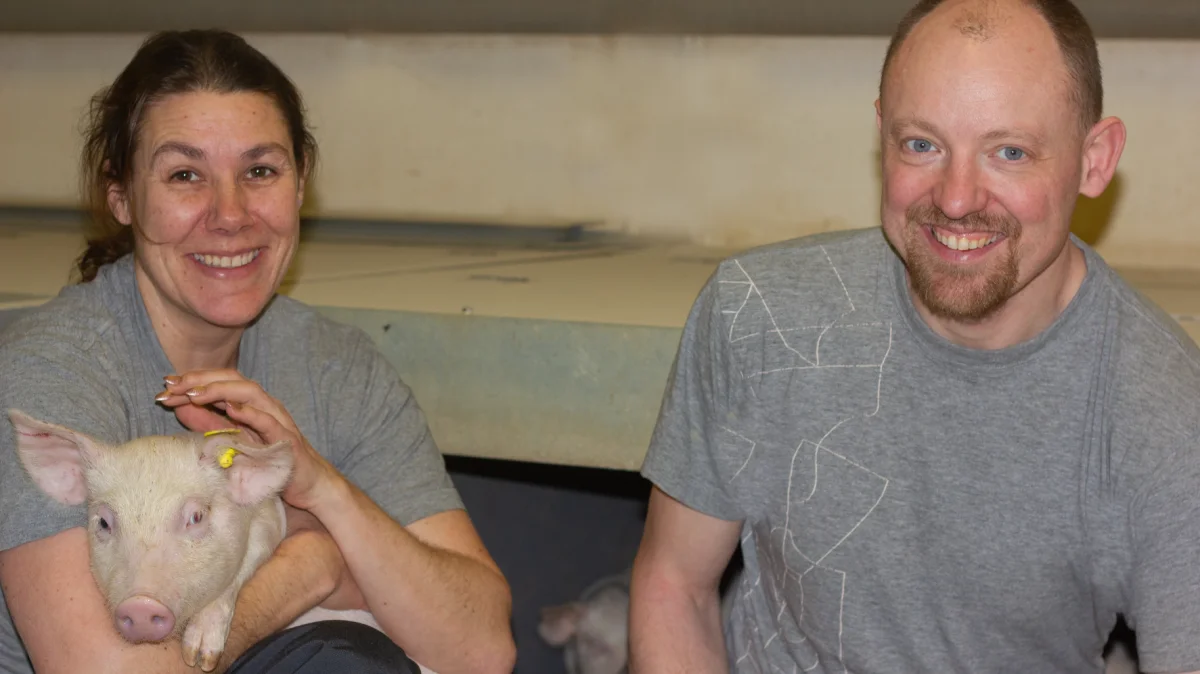 For Søren og Theresa Laursen, der står bag Grydholt Opformering, har udfasningen af medicinsk zink været et fast fokuspunkt igennem flere år. Fotos: Vestjyllands Andel