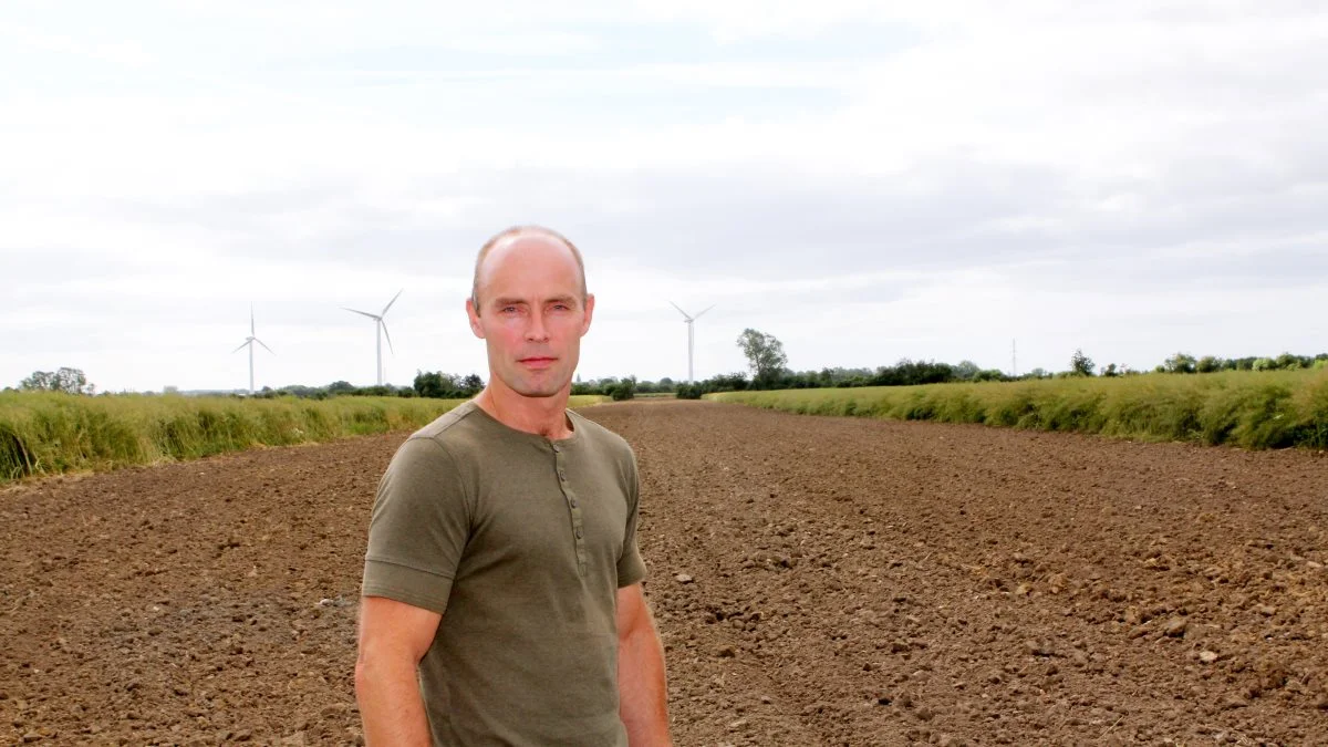 Theis Lymark, gårdejer på Stevns,  er en af de fem lodsejere, der har lagt sag an mod Energinet i spørgsmålet om fravigelse af gæsteprincippet ved frivillige aftaler ved Kriegers Flak. Fredag skal sagen behandles i Højesteret. Arkivfoto