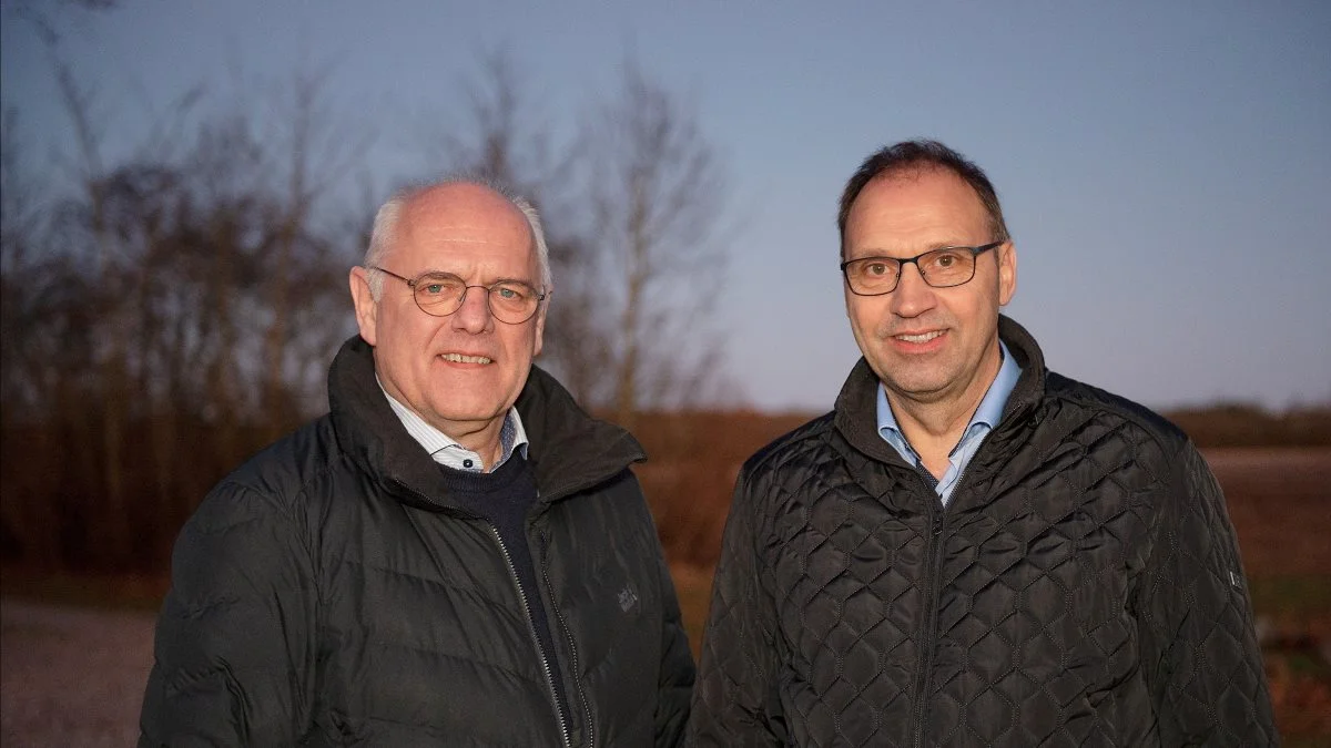 Det nye andelsselskab vil få navnet AKD (Andels-Kartoffelmelsfabrikken Danmark). Her ses bestyrelsesformand i AKS, Peter C. Petersen (tv.) og bestyrelsesformand i AKM, Martin Arvad.
