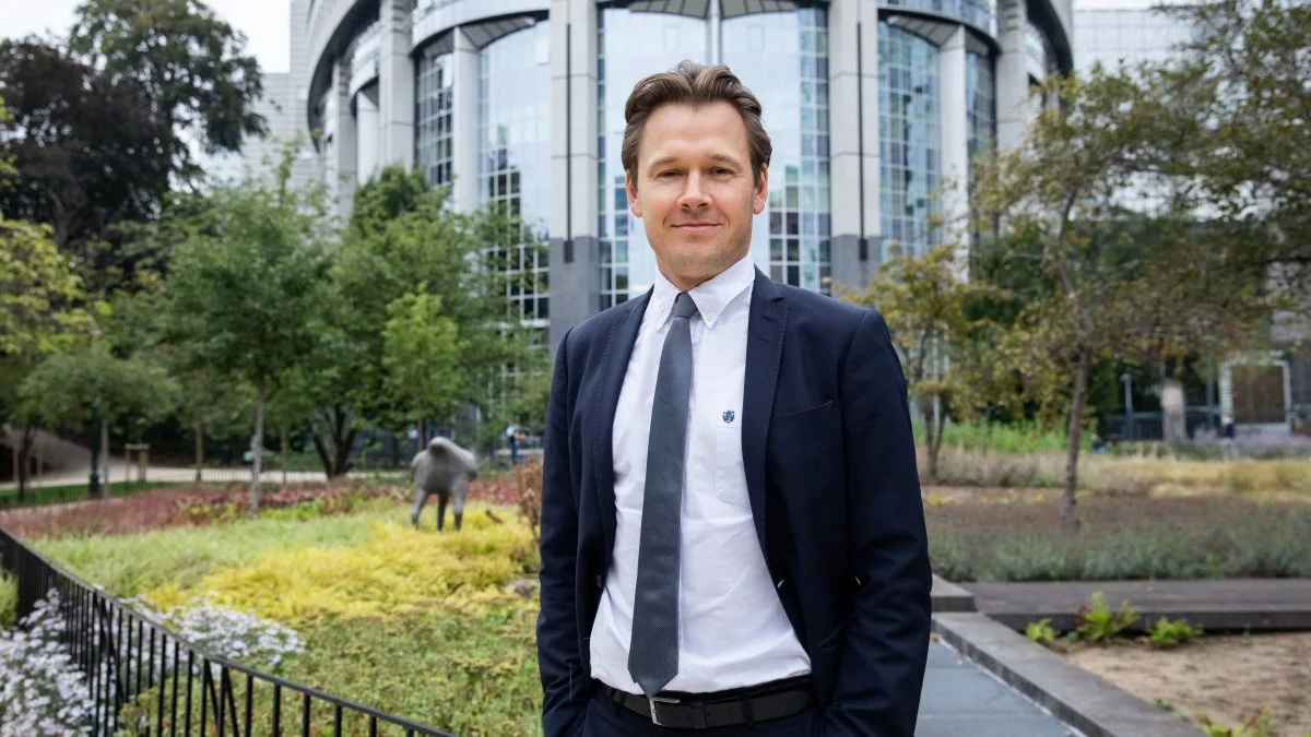 - Det her er en rigtig dårlig dag for dyrevelfærden i EU, lød europaparlamentariker Niels Fuglsangs (S) reaktion på afstemningen i parlamentet om et loft på otte timers dyretransport.