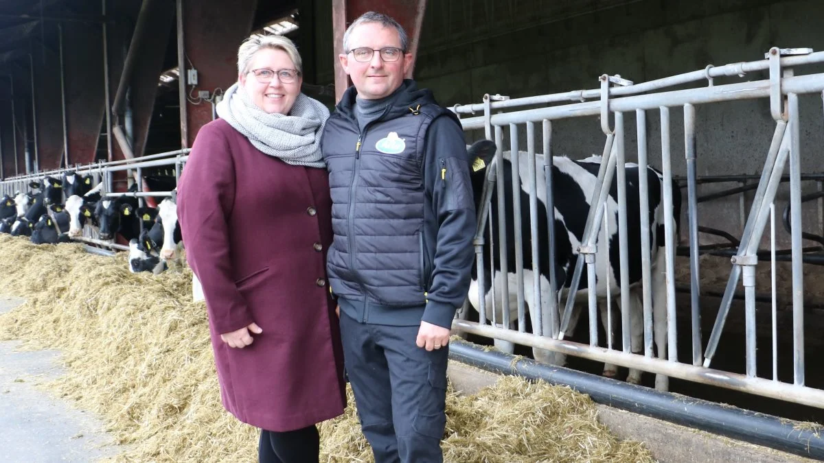Mogens og Anette Jensen har 480 årskøer ved Grenå. De har valgt at søge efter en partner, der kan få ejerandel i bedriften som en del af et generationsskifte.