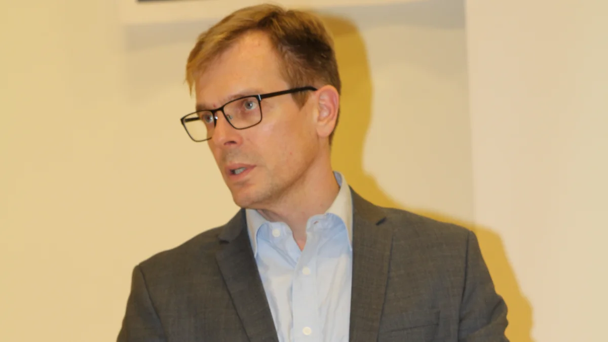 Det bekymrer chefjurist i Bæredygtigt Landbrug, Nikolaj Schulz, at Kammeradvokaten både kan repræsentere Landbrugsstyrelsen og Miljø- og Fødevareklagenævnet i samme sag. Foto: Henriette Lemvig