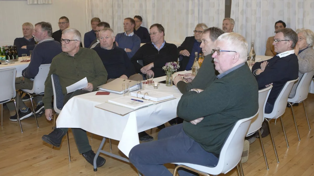 Generalforsamlingen i Nyborg Vandløbslaug havde efter to års coronapause samlet 30 lokale lodsejere og repræsentanter fra Nyborg Kommune. I forgrunden formanden Erik Jensen, Haulund i Tårup. Foto: Erik Hansen

