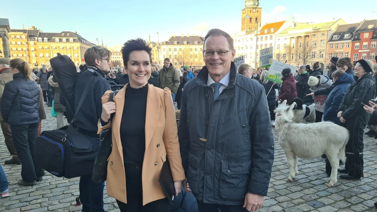 På billedet: Anne Honoré Østergaard (V) og Erling Bonnesen (V).