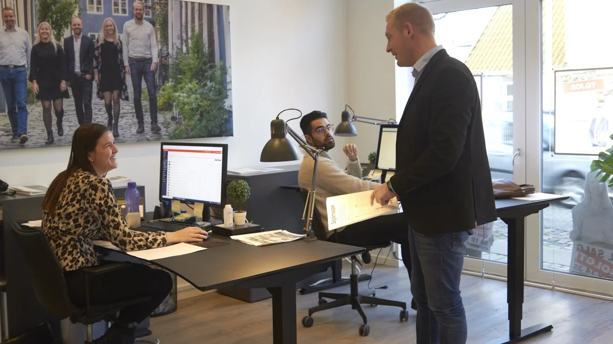 For Ole Gregersen har uddannelsen Lundbæk Agrarøkonom givet ham et rigtig godt fundament til, at han i dag arbejder ved John Frandsen Landbrug og inden længe starter uddannelsen som ejendomsmægler. 