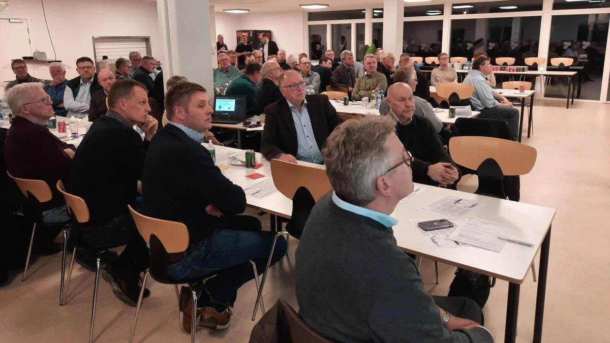 Omkring 80 medlemmer var mødt op til generalforsamlingen i Foreningen for Grundvandsbeskyttelse, der blev holdt i kantinen hos JU Århus, Mårslet. Foto: John Ankersen
