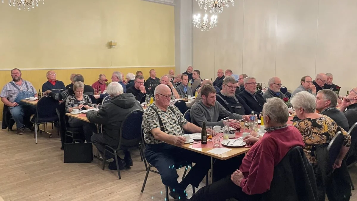 55 af de omkring 300 medlemmer i Motor og Veterantraktor Klubben Fyn deltog i generalforsamlingen i sidste uge i Ryslinge Forsamlingshus: Foto: Erik Tvedskov