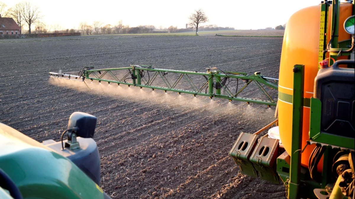 - Aftaleparterne anerkender, at landbruget har gjort en stor indsats for at reducere brugen af pesticider, men aftalen tager nye tiltag i brug for at få at opnå en endnu lavere pesticidbelastning, lyder det fra Seges Innovation.