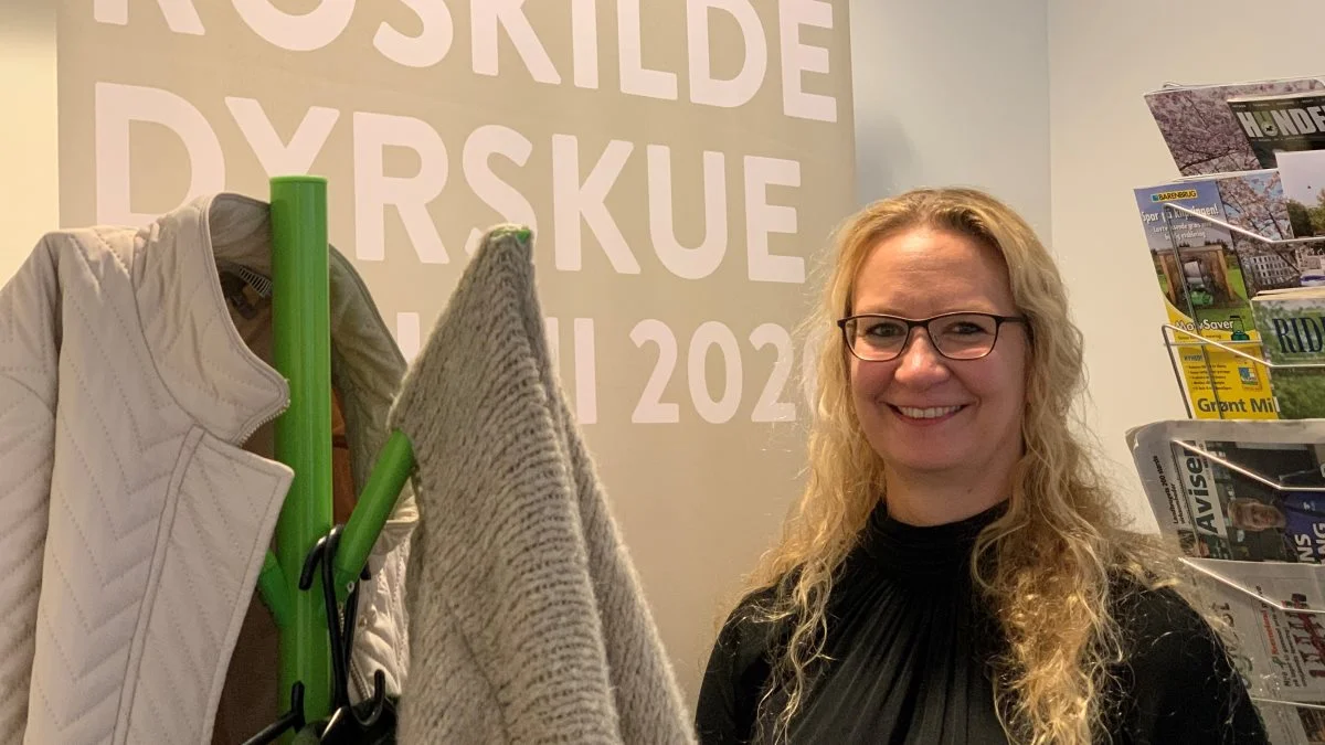 Direktør for Roskilde Dyrskue, Camilla Dupont, oplyser, at der vil komme flere madboder rundt omkring på Dyrskuepladsen. Foto: Jesper Hallgren