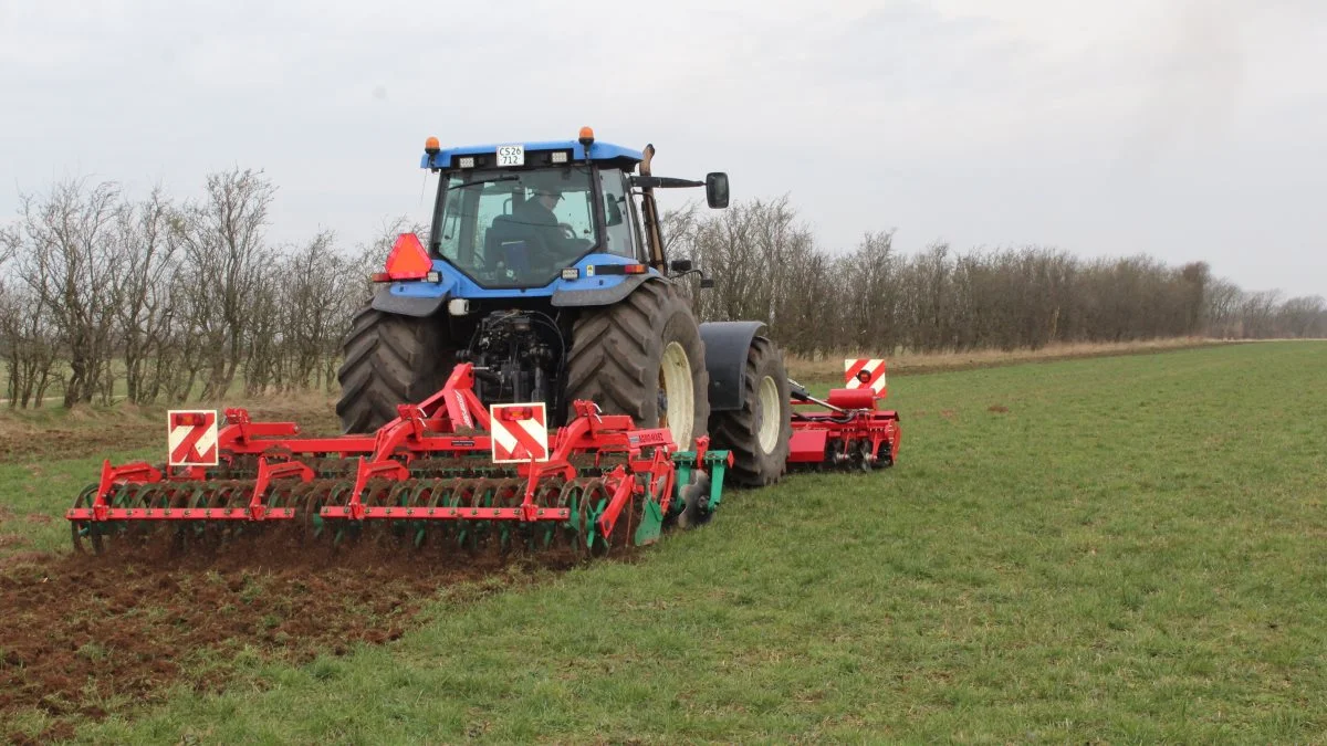Polske Agro-Masz er blandt de unge mærker i Danmark, der importeres og forhandles af Skærbæk Maskinforretning. Foto: John Ankersen