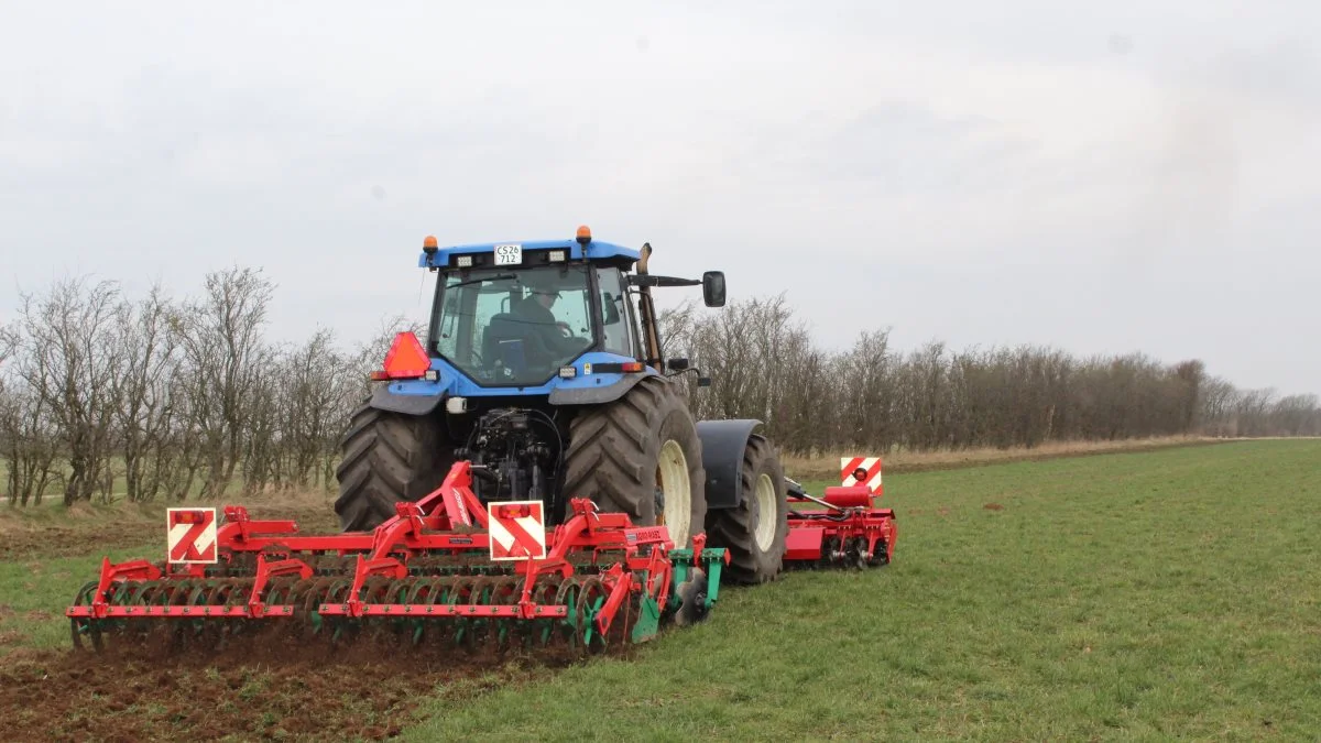 Polske Agro-Masz er blandt de unge mærker i Danmark, der importeres og forhandles af Skærbæk Maskinforretning. Foto: John Ankersen

