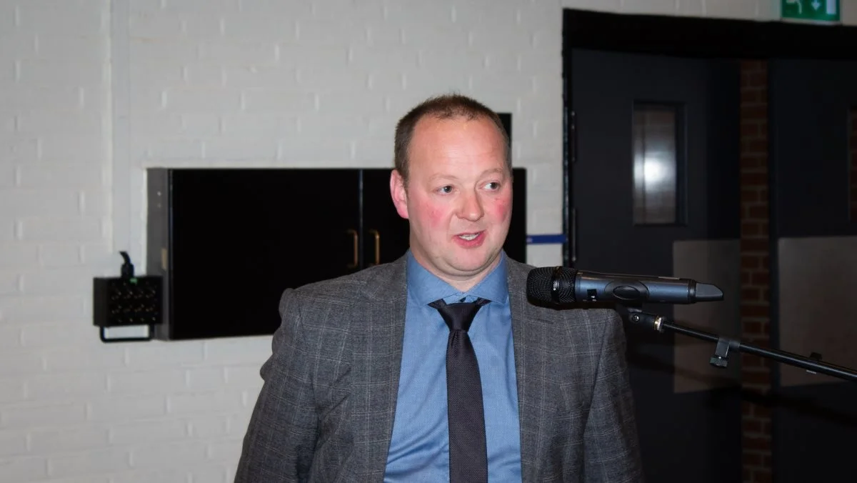 Søren Dyssemark Knudsen var dirigent på Danish Agros Regionsmøde Fyn. Senere på aftenen opnåede han genvalg som delegeret. 