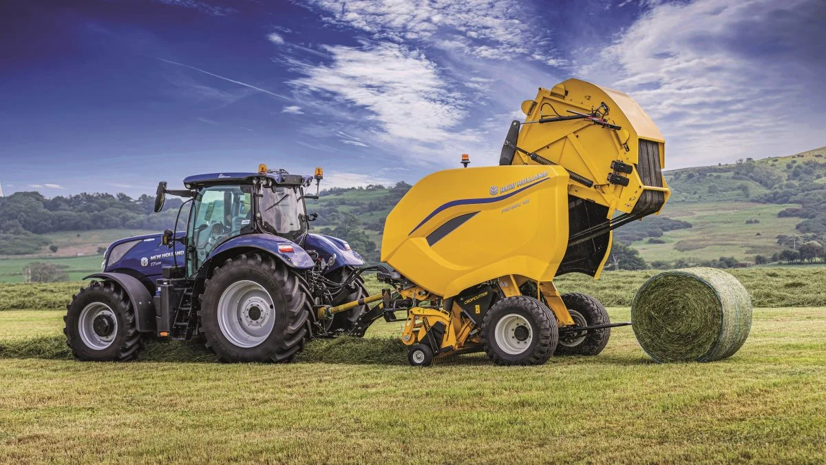 New Holland Pro-Belt-rundballepressere tilbydes nu med variabelt ballekammer med en kapacitet op til 30 tons pr. time. Presseren er udviklet på basis af tilbagemeldinger fra testkørsler i Nordamerika, Australien, New Zealand og Europa. Pressefoto