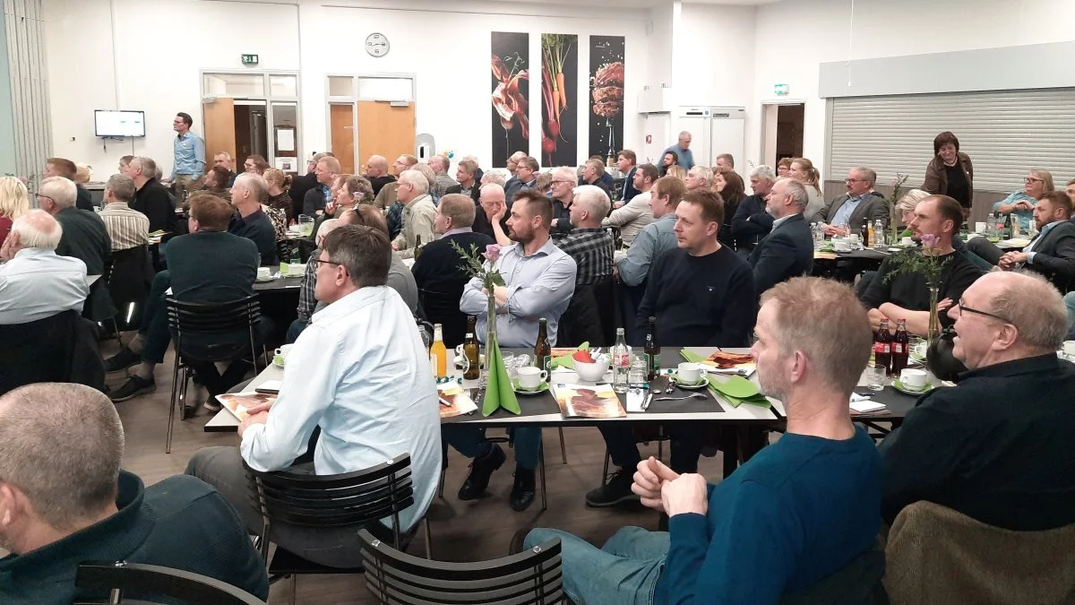 Omkring 100 deltagere var mødt op til generalforsamlingen i Sønderjysk Landboforening. Foto: John Ankersen

