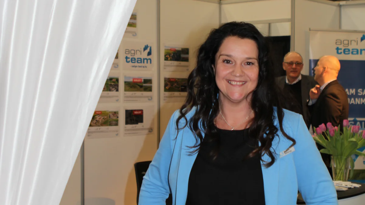 Bettina Sæderup, ejendomsmægler og medindehaver, Agriteam Viborg/Aars, råder til, at man kommer ud af busken, hvis man går med overvejelser om både køb og salg af ejendom. Foto: Line Brusgaard