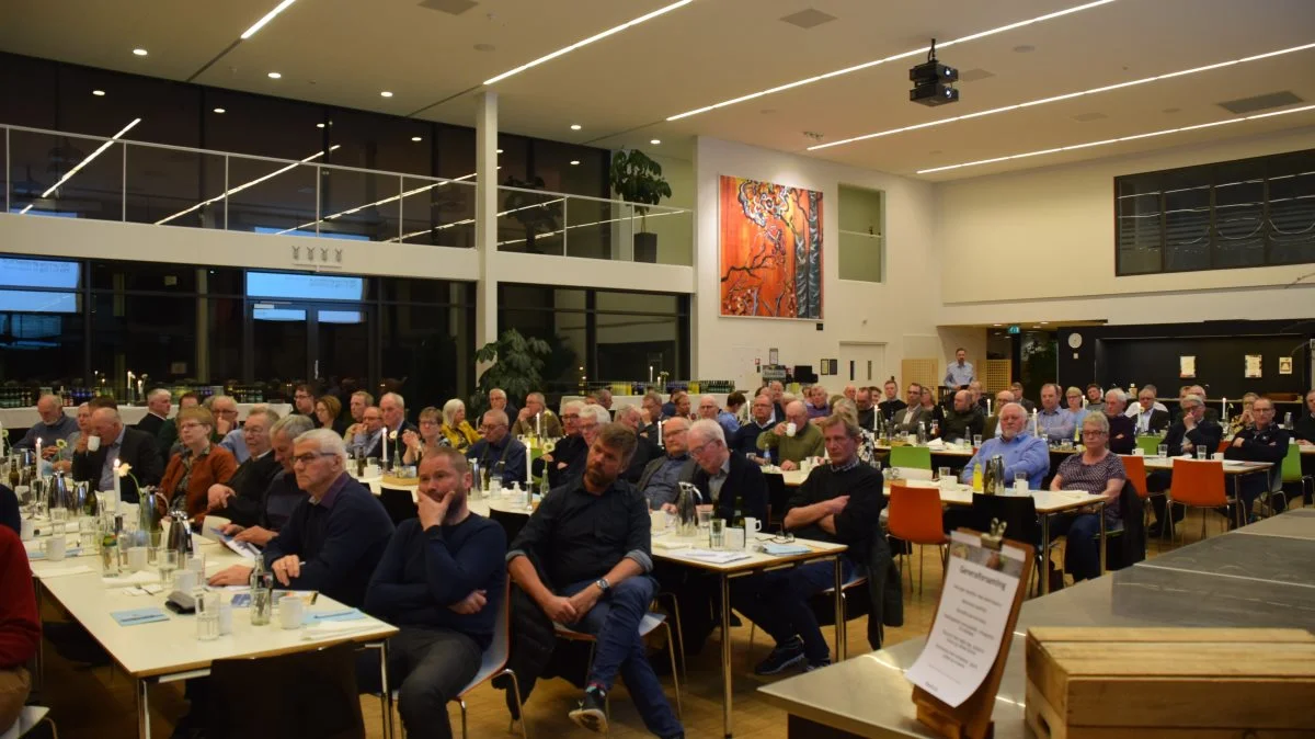Der blev lyttet efter med eftertænksomhed blandt tilhørerne til formand Torben Hansens beretning ved Gefions generalforsamling tirsdag aften hos VKST i Sorø. Foto: Henning K. Andersen