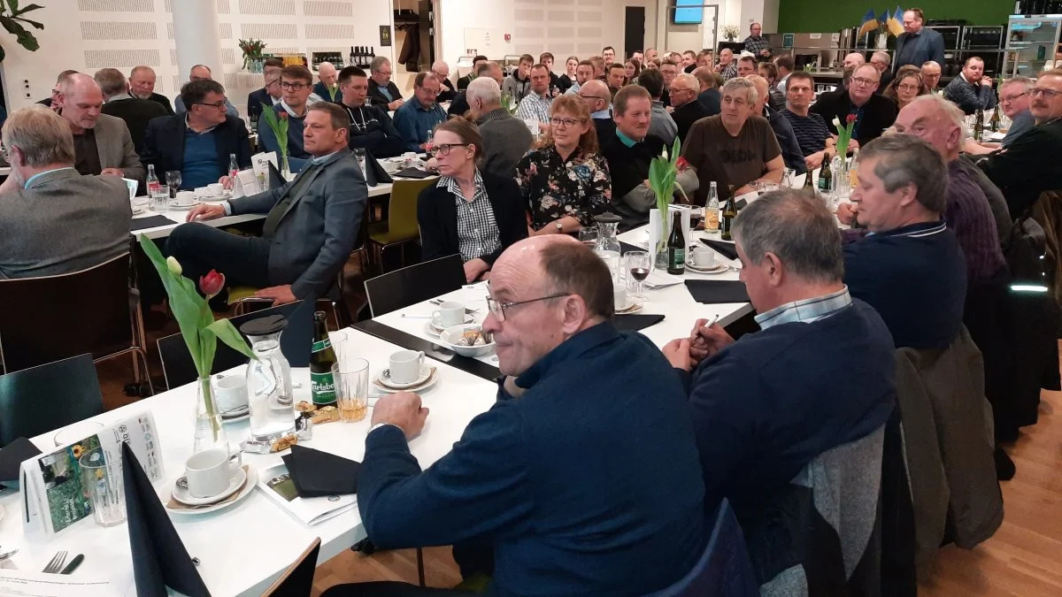 Omkring 100 var mødt op til generalforsamlingen i Sydvestjysk Landboforening, der fandt sted i Sagro´s rådgivningscenter ved Esbjerg. Foto: John Ankersen