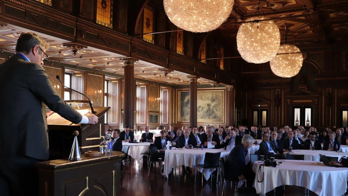 Dakofo afholdt i går generalforsamling i Børsbygningen for 110 deltagere fra den danske grovvarebranche. Fotos: Jørgen P. Jensen