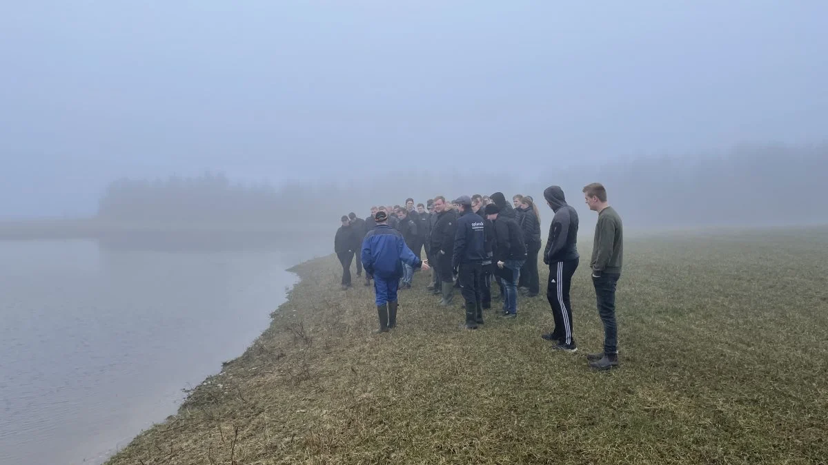 Eleverne besøgte Torkil Brandt-Pedersen, som har ejendommen Søndervang lige uden for Rold i Himmerland og har etableret et minivådområde. 