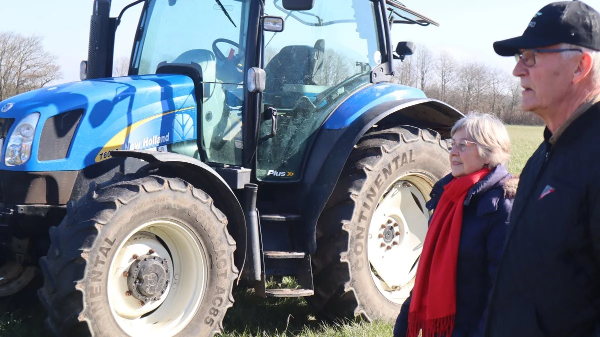 Levering af græs til først tørreriet og dernæst til bioraffinering har været med til at give Hans Erik og Lise Nielsen den mængde arbejde med landbruget, som passer dem bedst. 