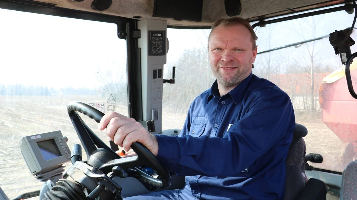 Mælkeproducent Niels Hedermann høster fordelene af både at være medlem og kunde i LandboNord. Fotos: LandboNord