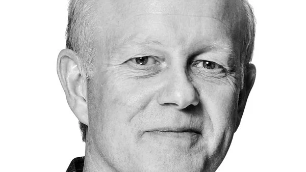 John Jensen, kvægrådgiver hos Velas anbefaler blandt andet, at man bør overveje hvorvidt, der skal eget korn ind i foderrationen, nu hvor prisen på kvægfoder er høj. Foto: Velas