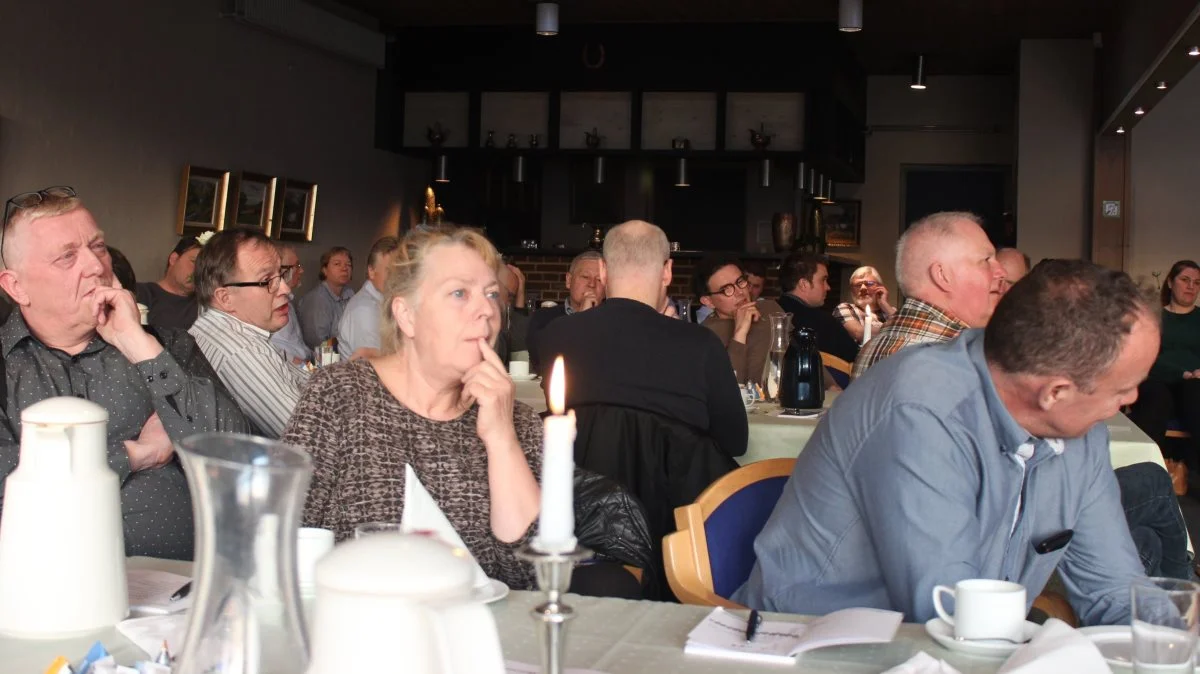 Omkring 40 mælkeproducenter var samlet til generalforsamlingen i Landsforeningen af Danske Mælkeproducenter, der blev holdt på Hotel Rødding i Sønderjylland. Foto: Anne Wolfenberg