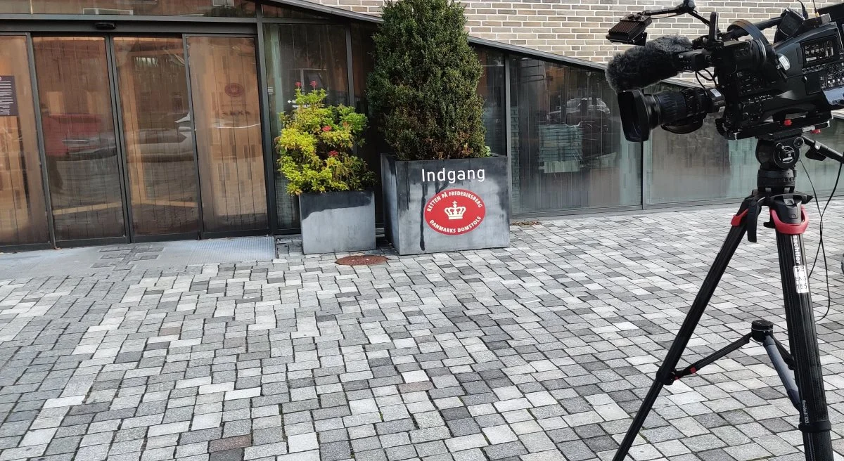 I dag bliver der igen kø ved indgangen til Byretten på Frederiksberg, når departementchef i Statsministeriet, Barbara Bertelsen, skal genafhøres ved Minkkommissionen. Arkivfoto